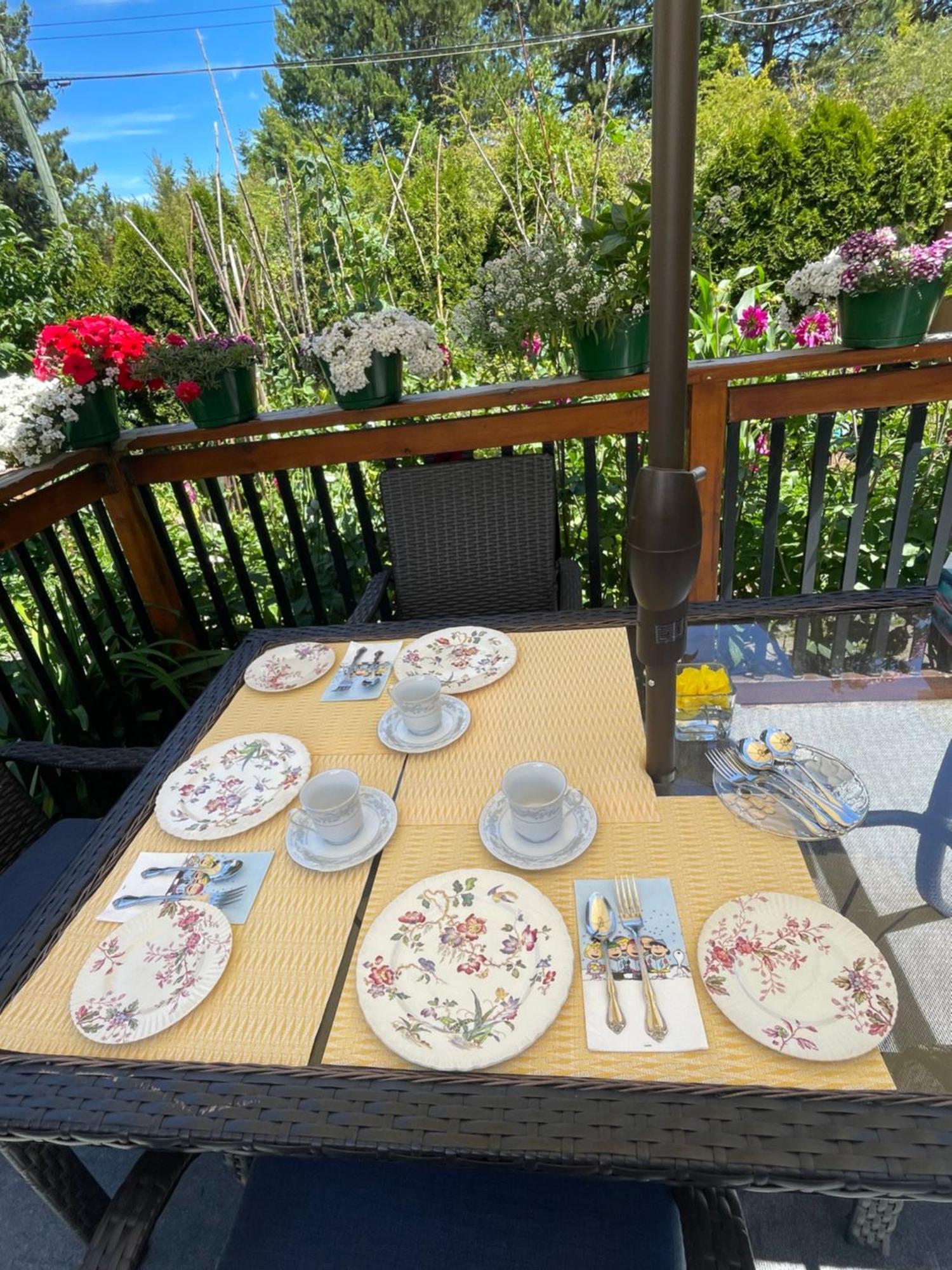 Garden Home In Victoria -Beautiful Home In Victoria Eksteriør bilde